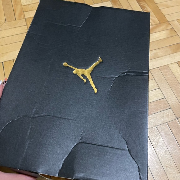 BNIB Air Jordan 1 mid (GS) black-gym red Chicagos 554725 069 6Y: womens 7.5-8 - Picture 7 of 7